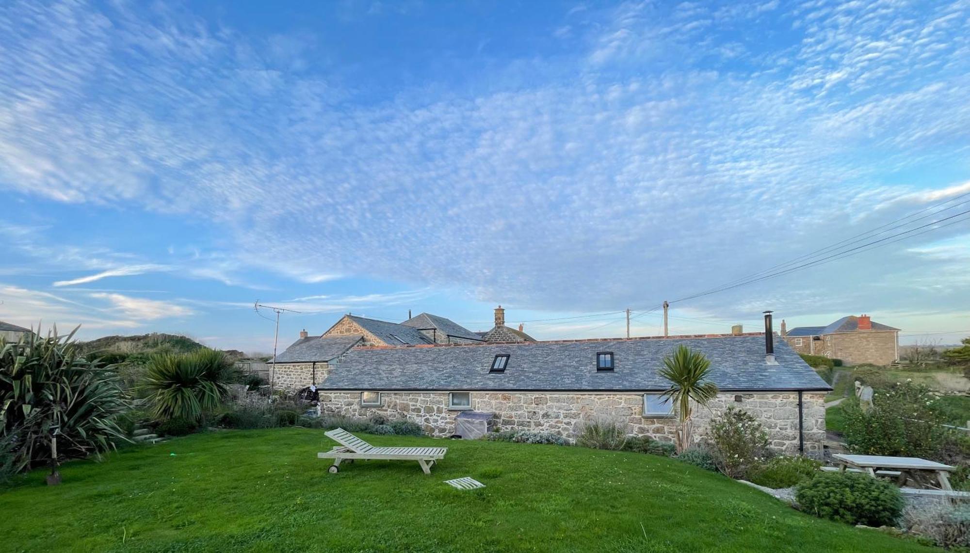 Trengothal Barn Lägenhet Porthcurno Exteriör bild
