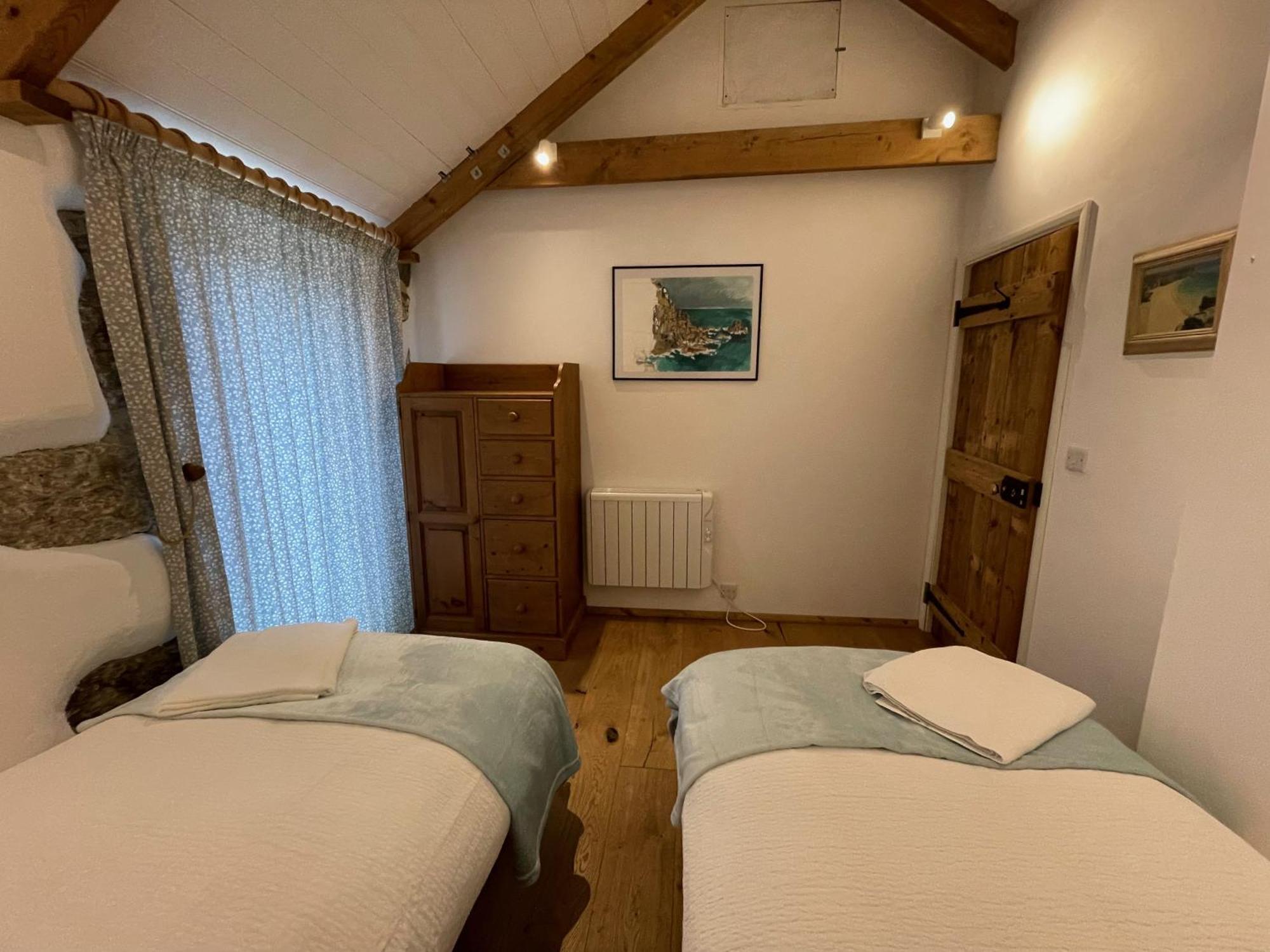 Trengothal Barn Lägenhet Porthcurno Exteriör bild